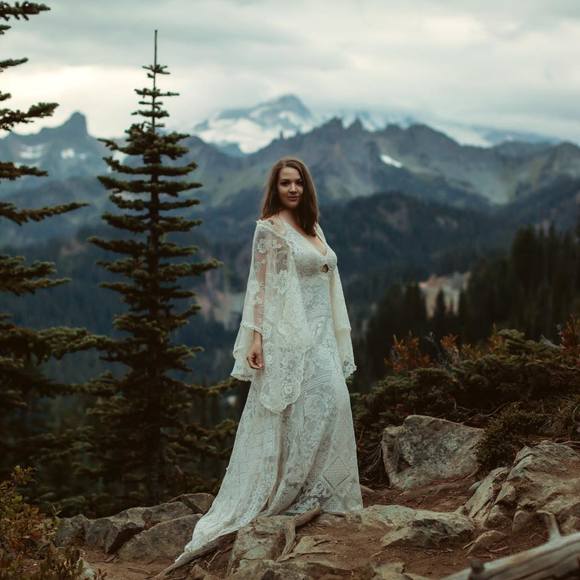 Meet your Posher, Liv - Picture 1 of 1